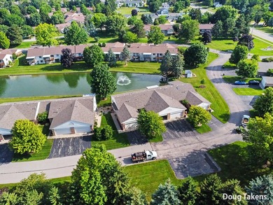 Welcome to this excellent, turn-key, MOVE-IN-READY, 2 bedroom, 2 - photo 3