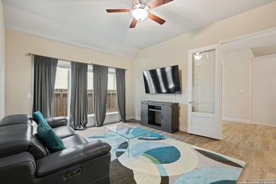 Stylish and modern designed Perry Home in a gated community - photo 17