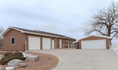 Lake Cornelia Home For Sale in Clarion Iowa