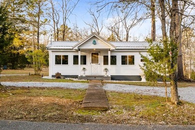 Tennessee River - Benton County Home For Sale in Camden Tennessee