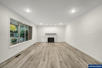 Fantastic property on nearly an acre with territorial views and