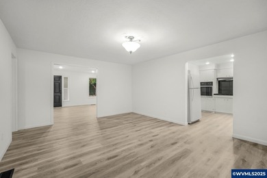 Fantastic property on nearly an acre with territorial views and