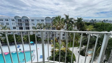 BEAUTIFUL AND LARGE 2 BEDROOM 2 BATHROOM WITH AMAZING POOL VIEW - photo 8