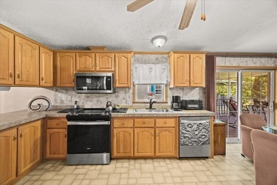 Welcome to 59 Robin Drive located in the desirable 55+ gated - photo 11
