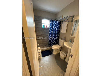 PRIME MULTI-FAMILY INVESTMENT OPPORTUNITY / T4-R ZONED. Rare - photo 8