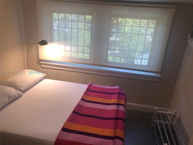 PRIME MULTI-FAMILY INVESTMENT OPPORTUNITY / T4-R ZONED. Rare - photo 10