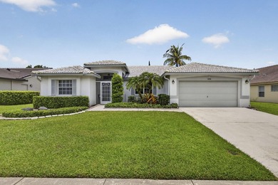 Experience refined Florida living in the highly sought-after - photo 1