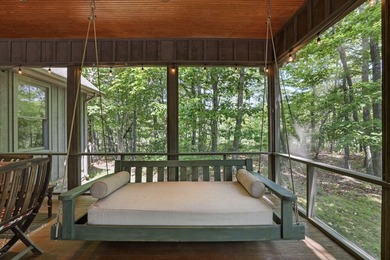 This 3,030-square-foot, 4-bedroom, 4-bathroom lake house with - photo 2