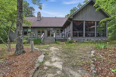 This 3,030-square-foot, 4-bedroom, 4-bathroom lake house with - photo 5
