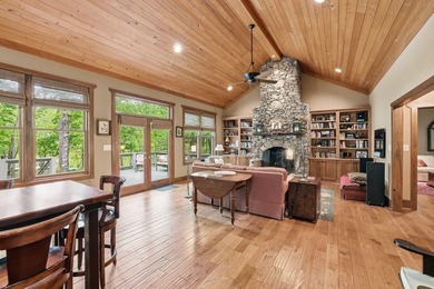 This 3,030-square-foot, 4-bedroom, 4-bathroom lake house with - photo 9