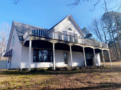 Lake Home Sale Pending in Lexington, Tennessee