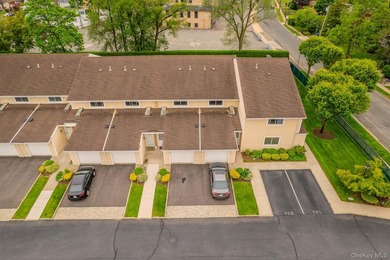Pristinely maintained 2-bedroom, 1.5-bath duplex co-op in - photo 17