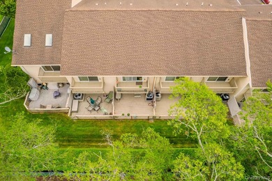 Pristinely maintained 2-bedroom, 1.5-bath duplex co-op in - photo 18