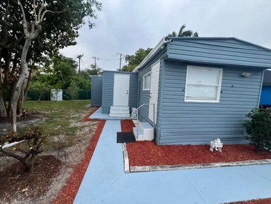 Charming Mobile Home in a community for all ages in Palm Beach - photo 18