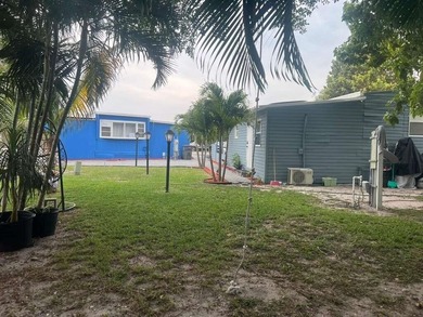 Charming Mobile Home in a community for all ages in Palm Beach - photo 20