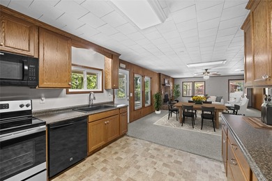 Welcome to 998 County Road 3230 in Quitman, a charming three - photo 11