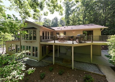 Full Furnished Waterfront Retreat in Keowee Key - photo 13