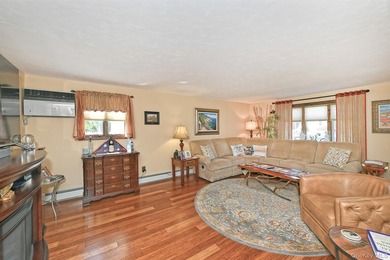 Welcome to 1989 Charles Street located in Bellmore on the - photo 20