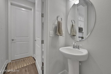 Welcome to this beautifully maintained 2019-built townhome - photo 22