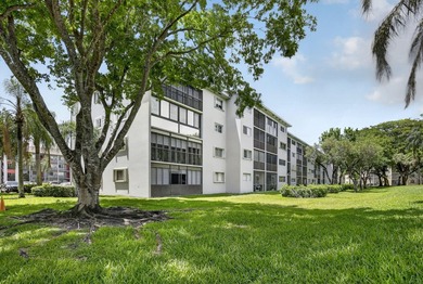 Beautiful and renovated 2 bed/2 bath in this 55+ active senior - photo 7