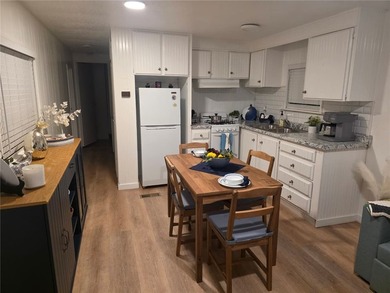 Welcome to Surf City Cottages - Coastal Living at Its Finest! - photo 13