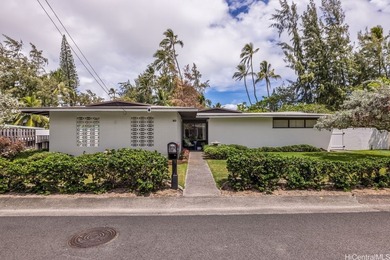 Discover a rarely available mid-century modern retreat in - photo 23