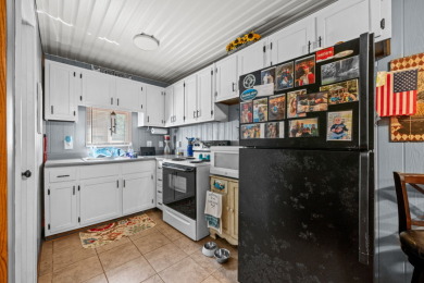6 lots, Home, Garage, Dock! - photo 11