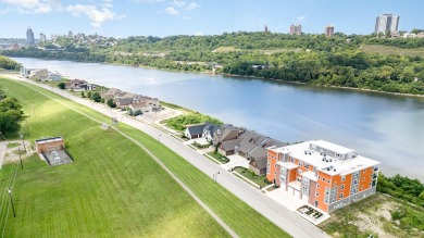 Lake Townhome/Townhouse For Sale in Dayton, Kentucky