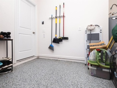 Looking for a stunning 2023-built townhome in Sanford featuring - photo 30