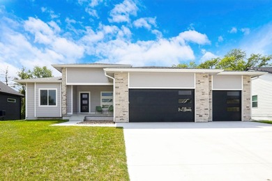 Saylorville Lake Home For Sale in Polk City Iowa