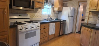 This could be your permanent home or the perfect getaway. The - photo 6