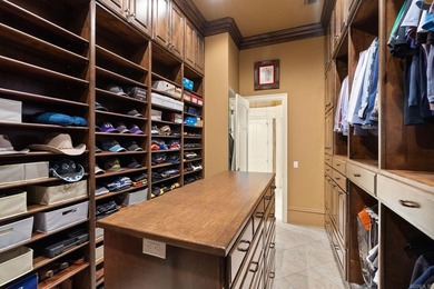 Welcome to 106 Orle, where Tuscan-inspired elegance meets - photo 21