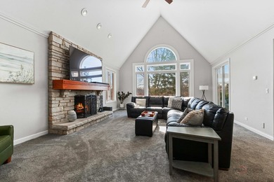 Welcome to an extraordinary all-brick estate in the prestigious - photo 12