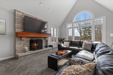 Welcome to an extraordinary all-brick estate in the prestigious - photo 14