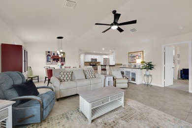 Welcome to 22 Alta Loma in the sought-after Spanish Lakes One - photo 15