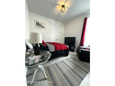 Custom-built in 2022, this beautifully designed 3-bedroom - photo 28