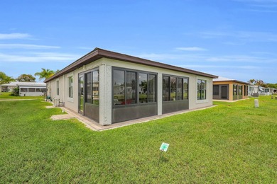 Welcome to 22 Alta Loma in the sought-after Spanish Lakes One - photo 29