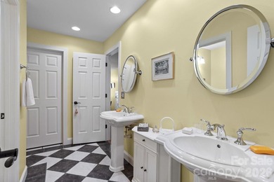 Prepare to be impressed by this exceptional custom home nestled - photo 30