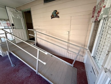 Welcome to this charming 2-bedroom, 2-bathroom manufactured home - photo 42