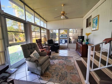 Cozy, comfortable and WELL Maintained! 2 Bedrooms (split plan) - photo 4