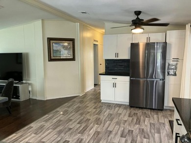 Don't miss this beauty! Eye catching interior design. Corner lot - photo 8