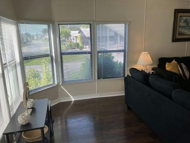 Don't miss this beauty! Eye catching interior design. Corner lot - photo 9