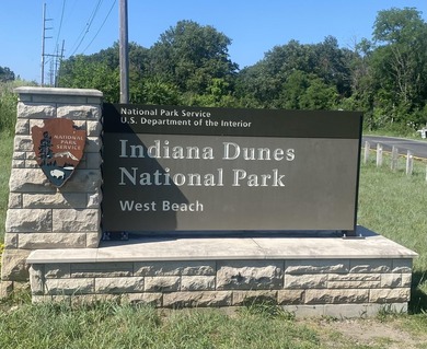 Located just steps from the beach, a quick commute to Chicago - photo 4