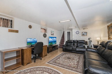 HIGHLY MOTIVATED SELLER! Welcome to 91 Wade Street, a - photo 13