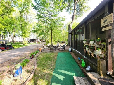 Beautiful 2017 Heritage Park Model with queen bedroom and double - photo 14