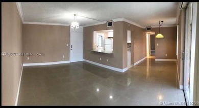 Beautiful 3rd floor unit with stunning canal views from the - photo 4