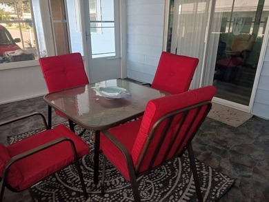 This lovely 1985 (26x52, 1,352 sq. ft.) Coro manufactured home - photo 8