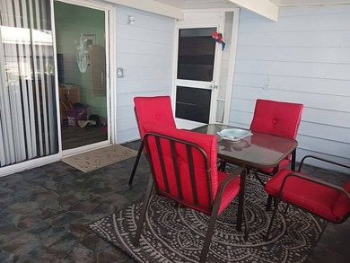 This lovely 1985 (26x52, 1,352 sq. ft.) Coro manufactured home - photo 10
