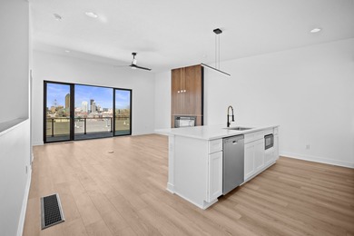 (private lake, pond, creek) Apartment For Sale in Des Moines Iowa