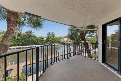 This is a boater's delight. This 3 bedroom, 2 1/2 bath, 2 level - photo 13